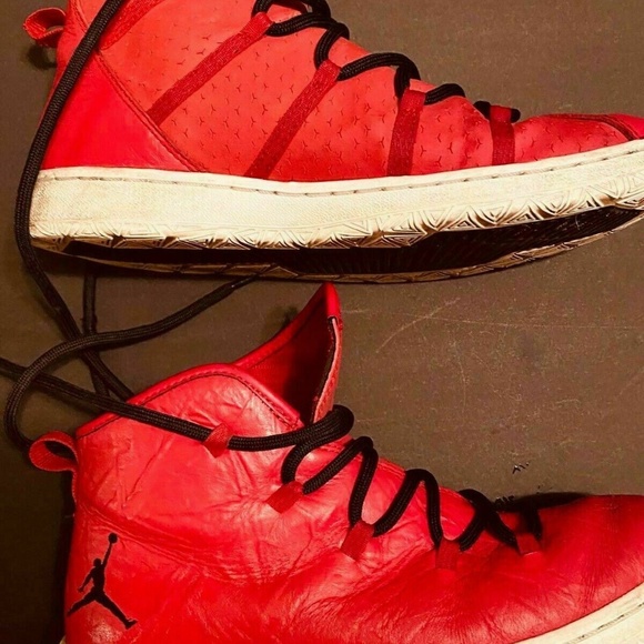 Nike  Galaxy Gym Red Leather Air Jordan Basket - Picture 3 of 4